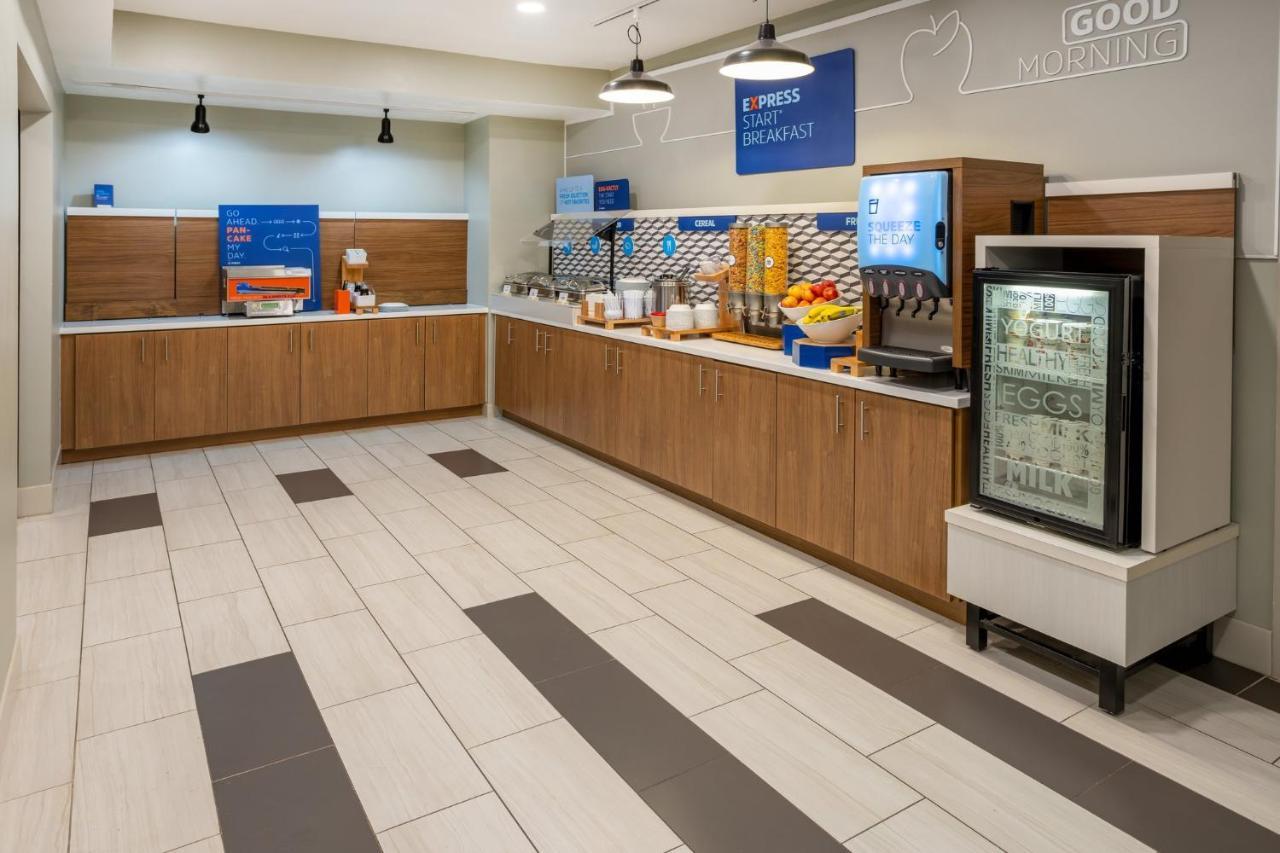 Holiday Inn Express Hotel & Suites Salisbury - Delmar By Ihg Eksteriør bilde