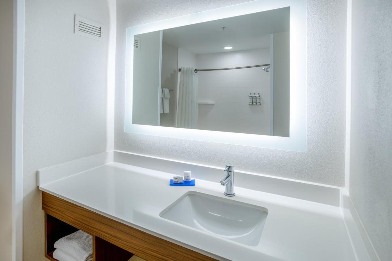 Holiday Inn Express Hotel & Suites Salisbury - Delmar By Ihg Eksteriør bilde
